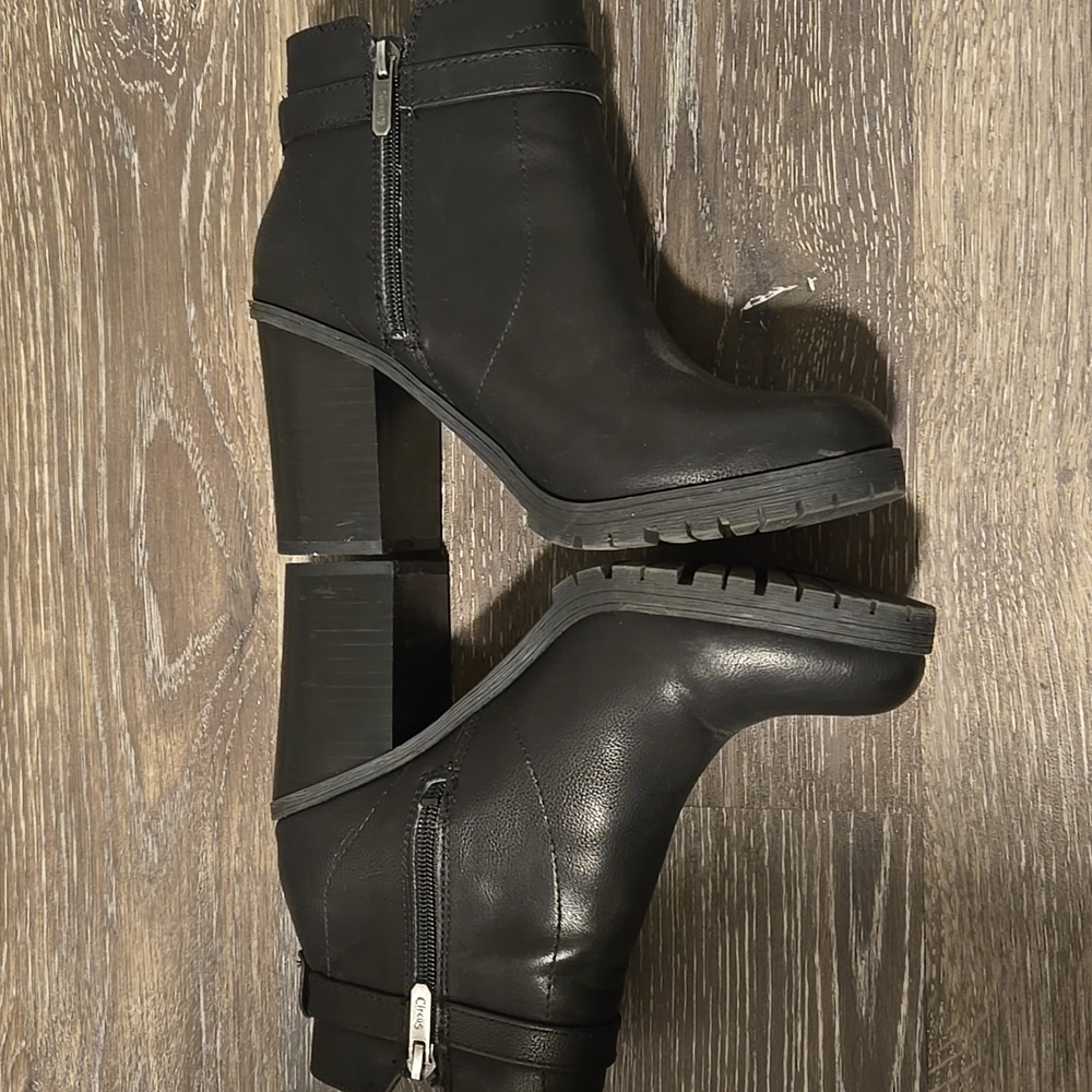 Circus Black Ankle Boots - Picture 3 of 8